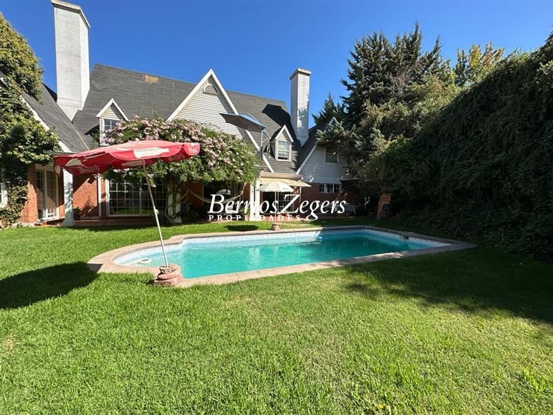 Casa en venta en Lo Barnechea — foto 1