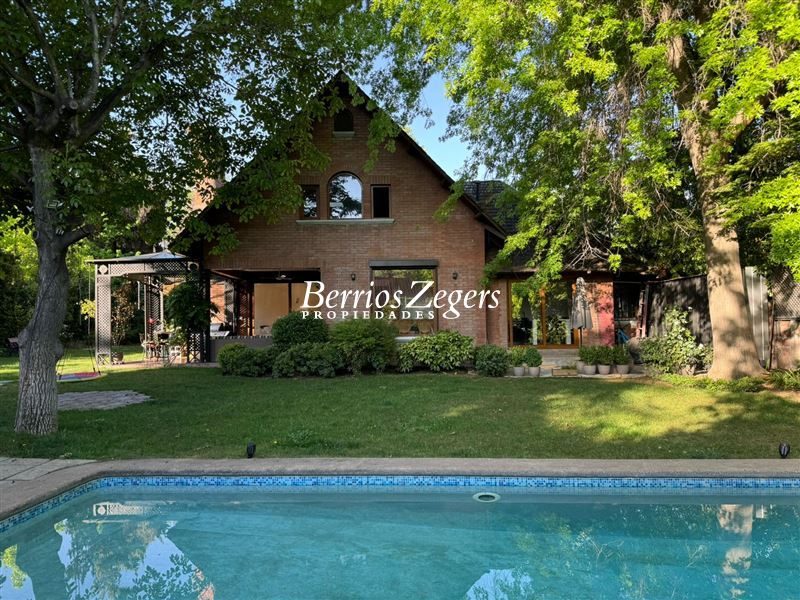 Casa en venta en Lo Barnechea — foto 1