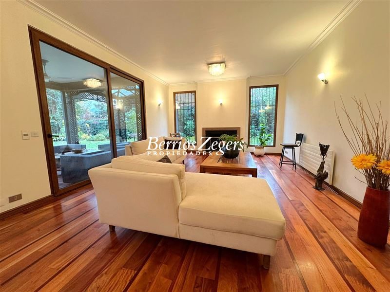 Casa en venta en Lo Barnechea — foto 2