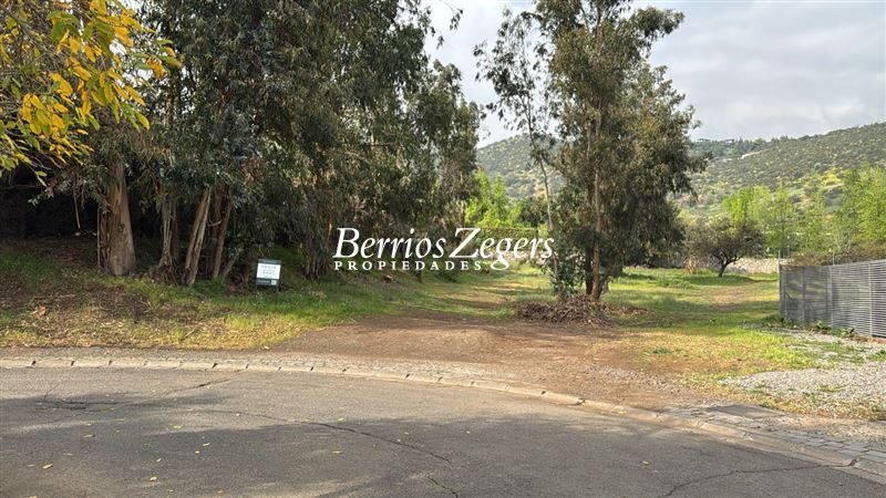 Terreno en venta en Lo Barnechea — foto 1