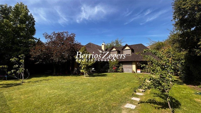 Casa en venta en Lo Barnechea — foto 1