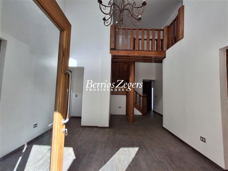 Casa en venta en Lo Barnechea — foto 2