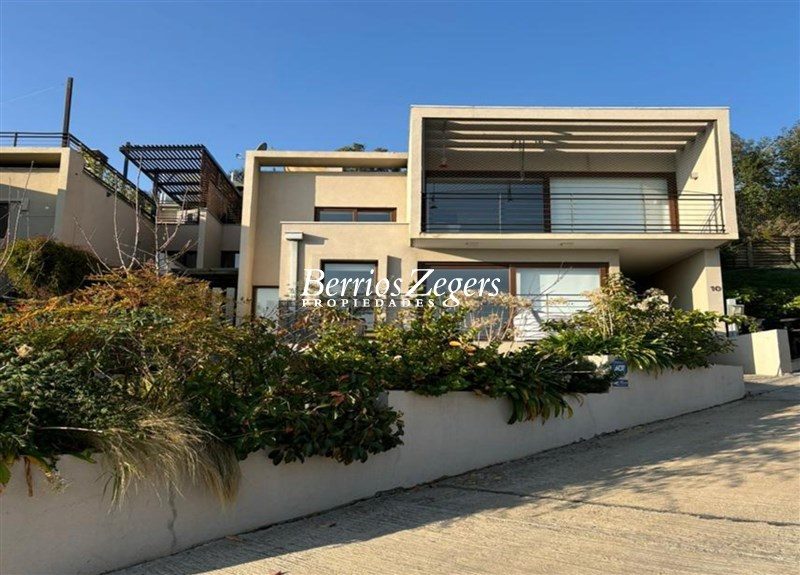 Casa en venta en Lo Barnechea — foto 1