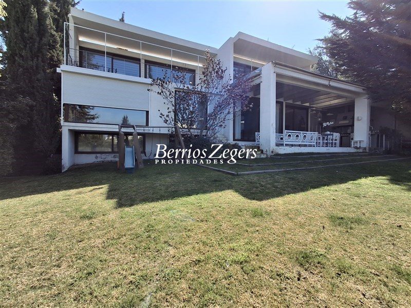 Casa en venta en Lo Barnechea — foto 1