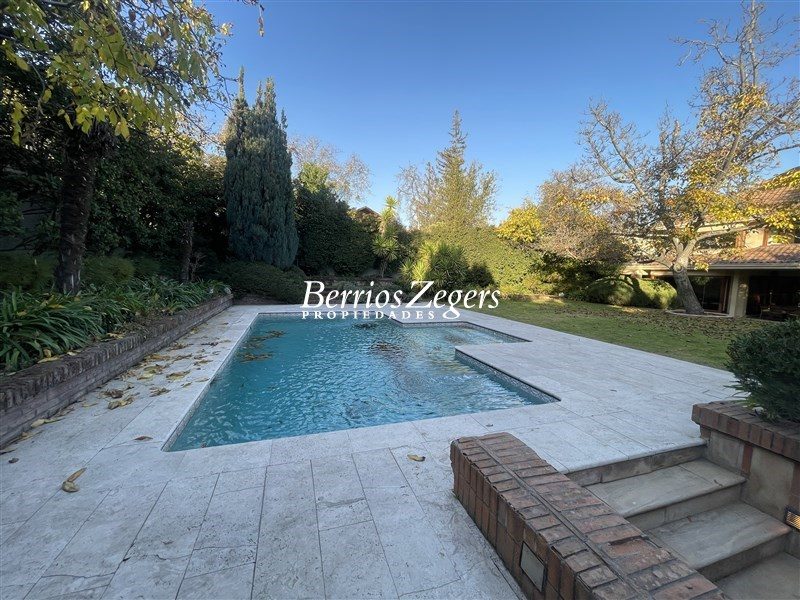 Casa en venta en Lo Barnechea — foto 1