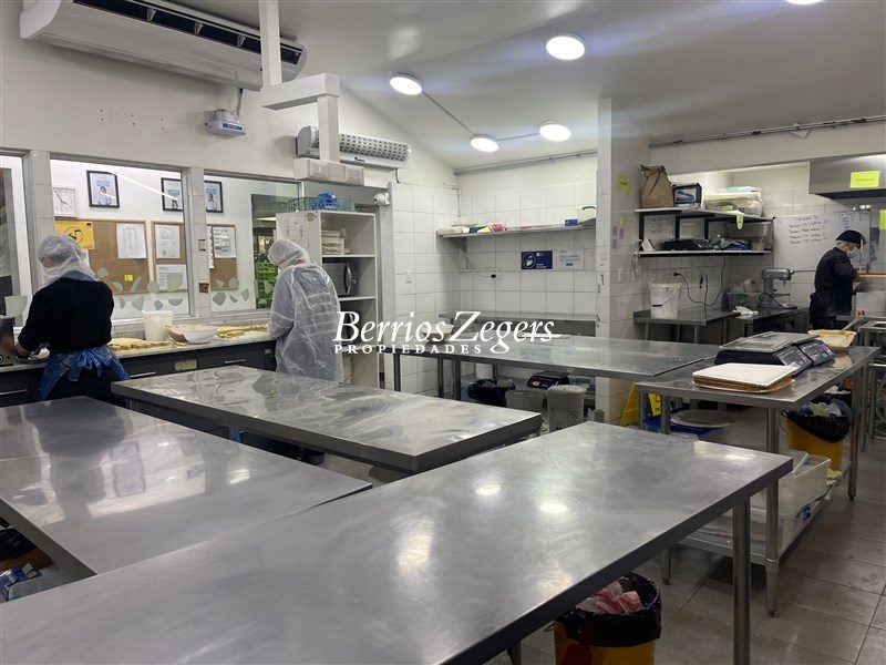 Local comercial en arriendo en Lo Barnechea — foto 2