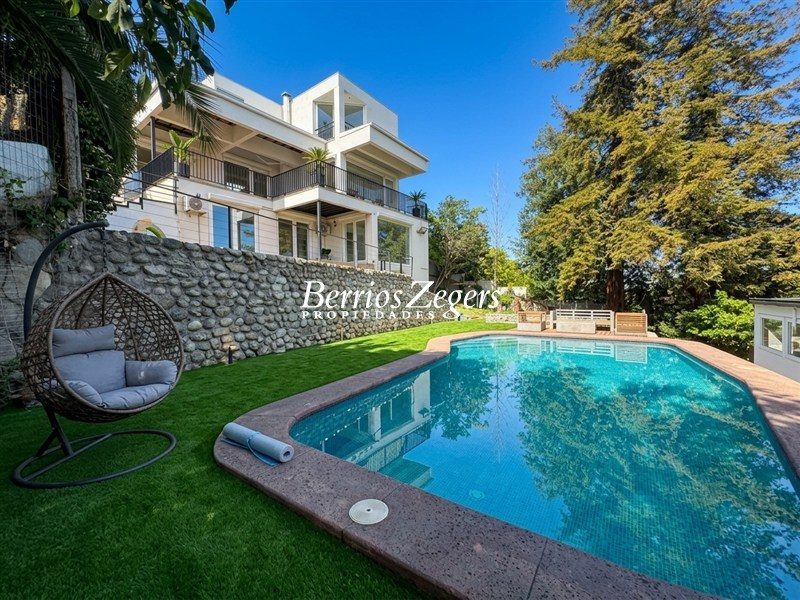 Casa en venta en Lo Barnechea — foto 1