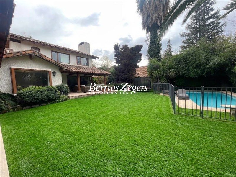 Casa en venta en Lo Barnechea — foto 1