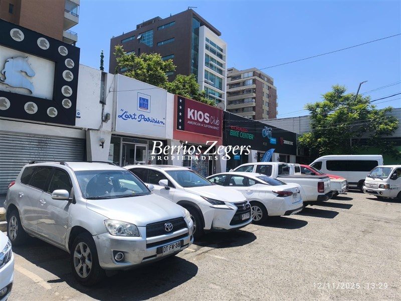Local comercial en arriendo en Vitacura — foto 1
