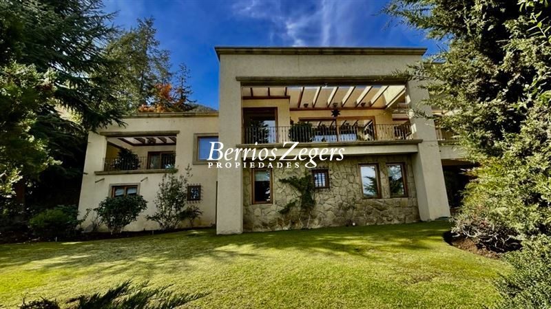 Casa en venta en Lo Barnechea — foto 1