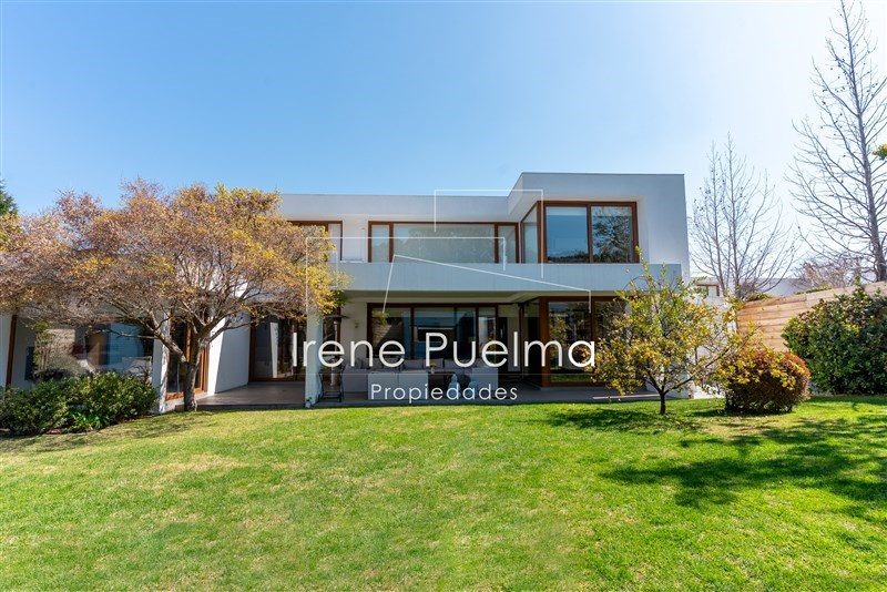 Casa en venta en Lo Barnechea — foto 1