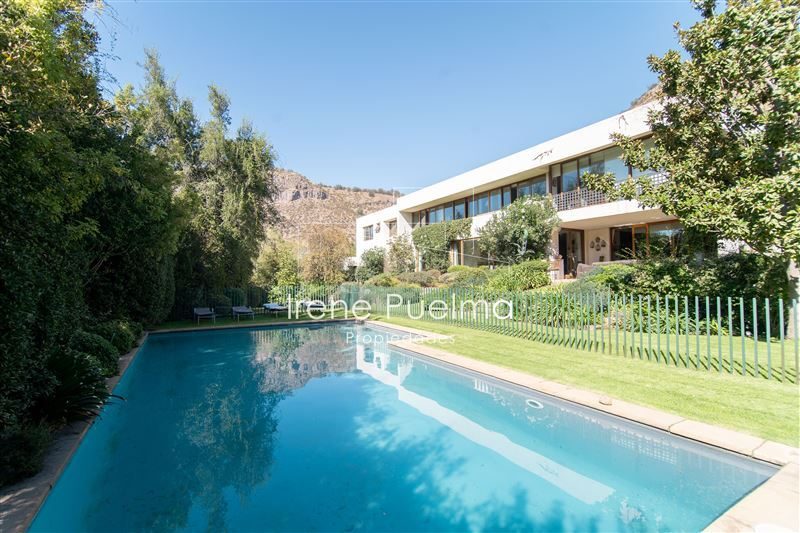 Casa en venta en Lo Barnechea — foto 1