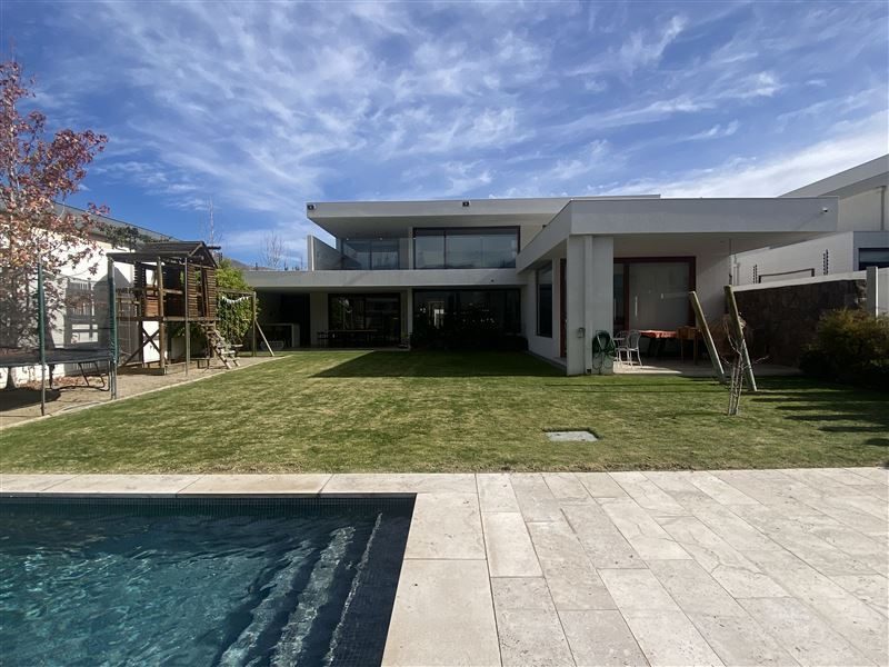 Casa en venta en Lo Barnechea — foto 1