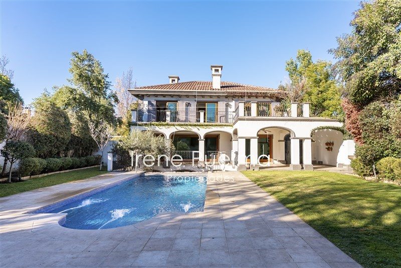 Casa en venta en Lo Barnechea — foto 1