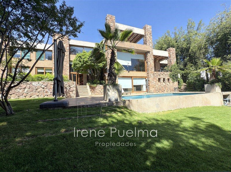 Casa en venta en Lo Barnechea — foto 1