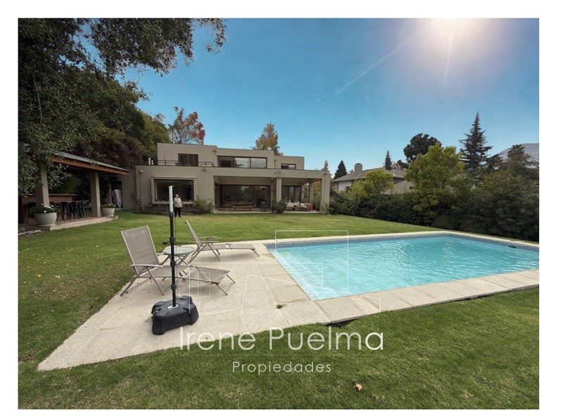 Casa en venta en Lo Barnechea — foto 1