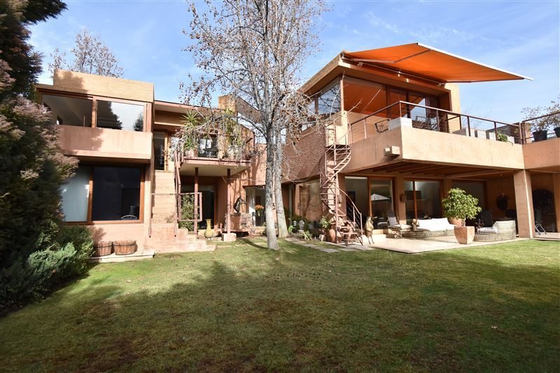 Casa en arriendo en Lo Barnechea — foto 1