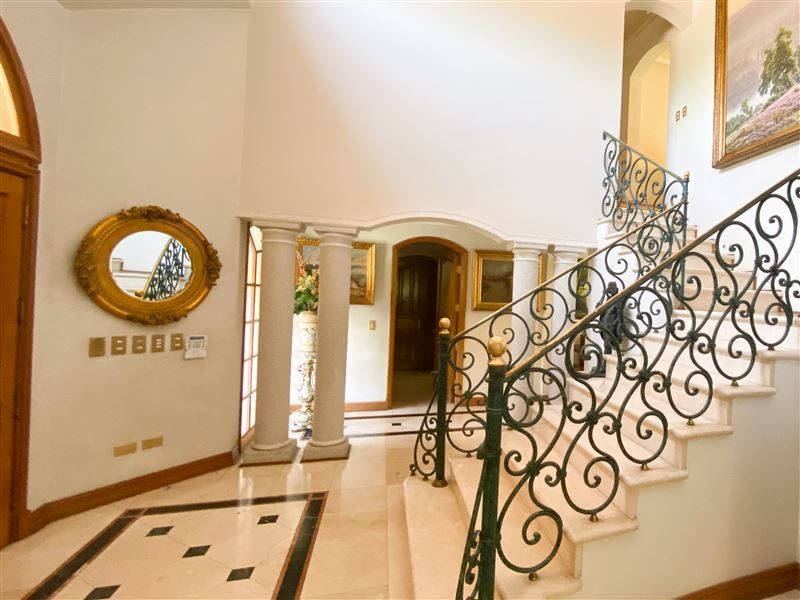 Casa en venta en Lo Barnechea — foto 2