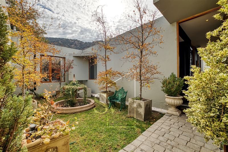 Casa en venta en Lo Barnechea — foto 2