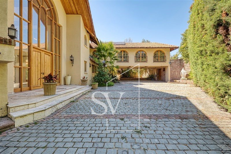 Casa en venta en Lo Barnechea — foto 1