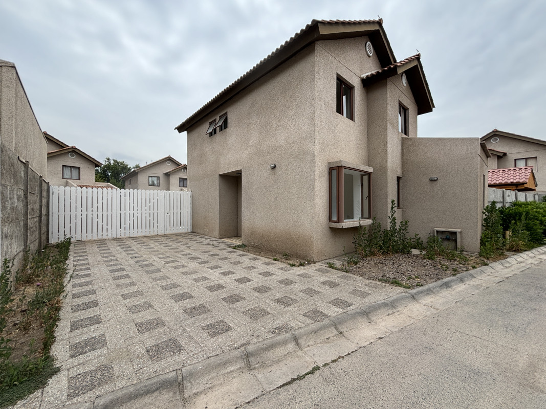 Casa en arriendo en Calle Larga — foto 1