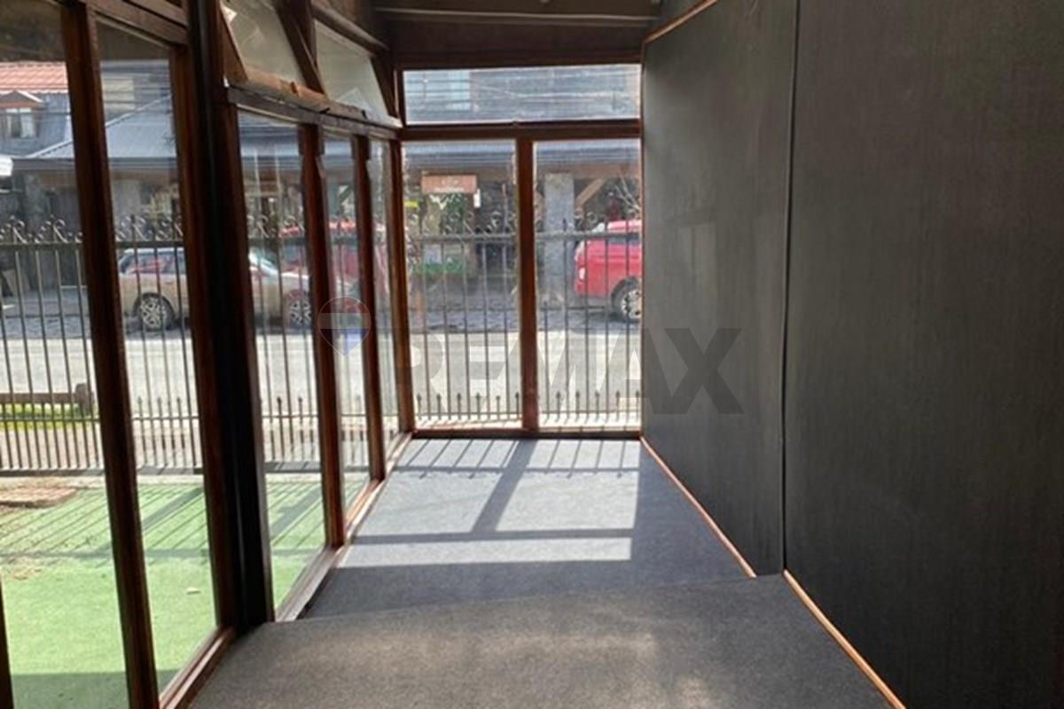 Local comercial en arriendo en Pucón — foto 3
