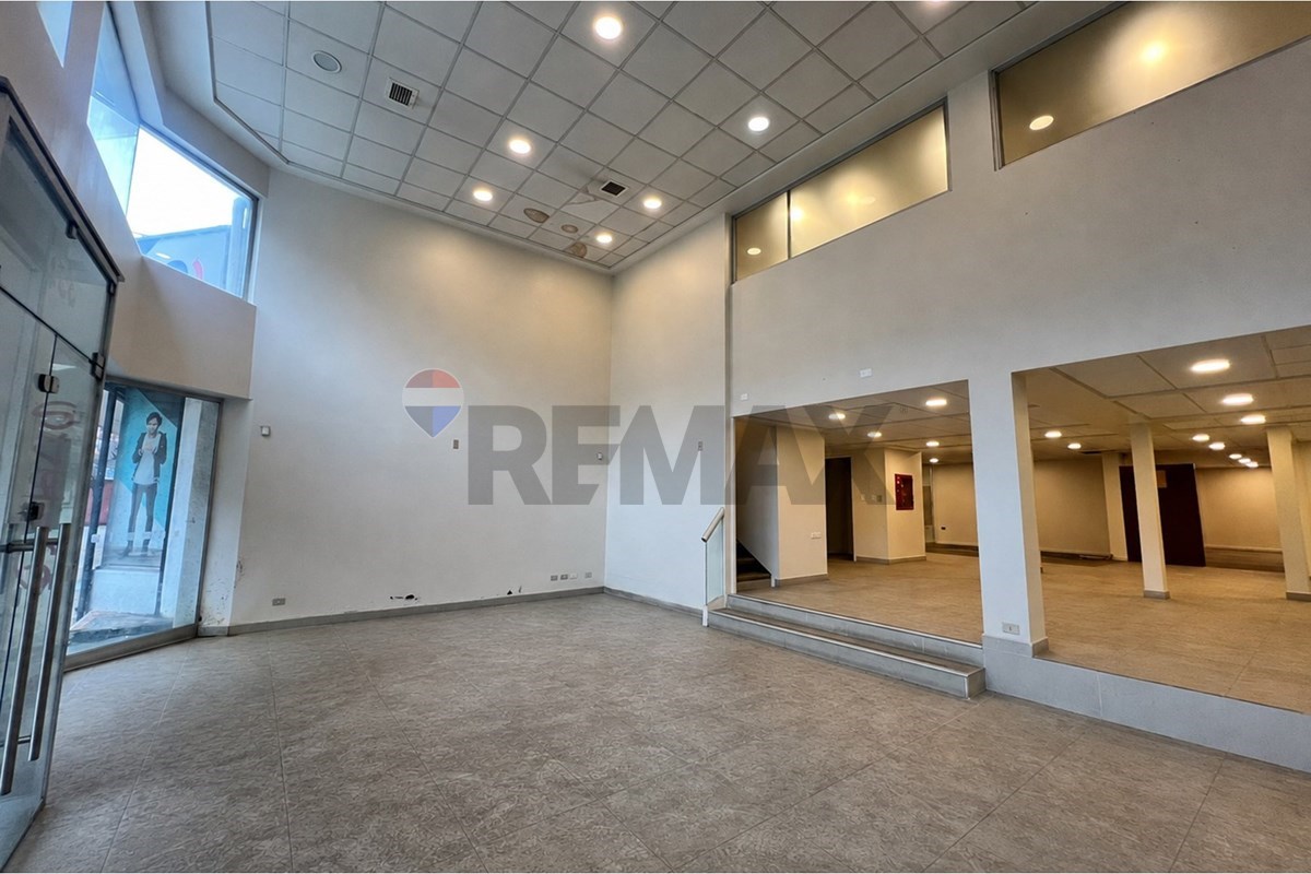 Local comercial en arriendo en Los Ángeles — foto 3