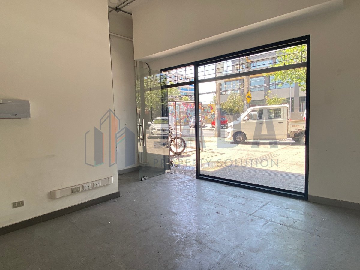 Local comercial en arriendo en Santiago — foto 1