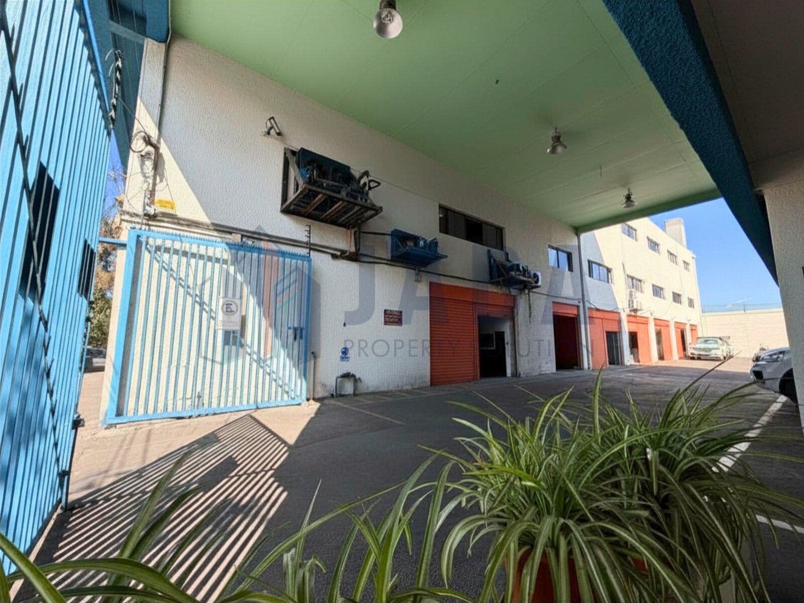 Bodega en arriendo en Santiago — foto 1