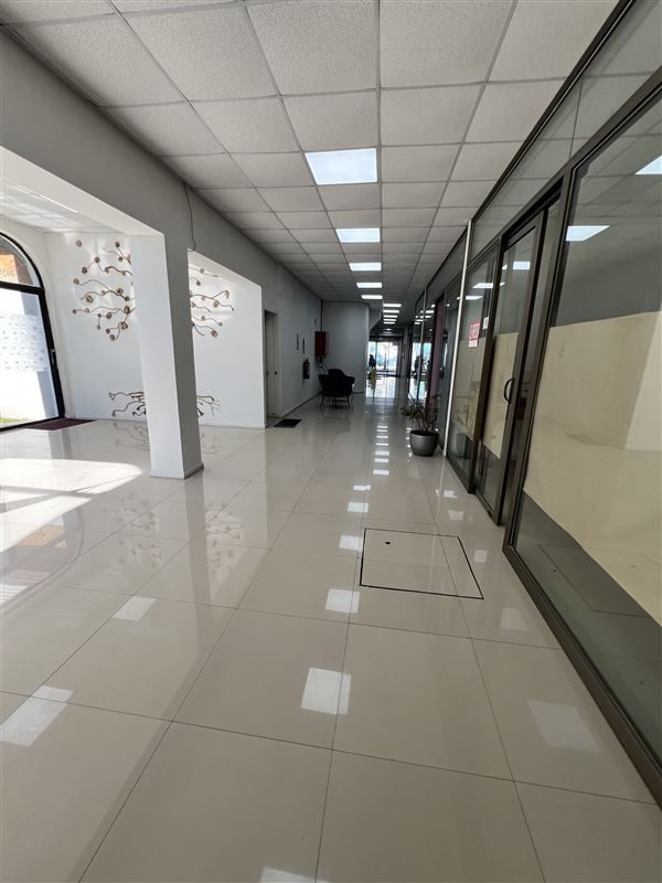Local comercial en arriendo en Los Ángeles — foto 3