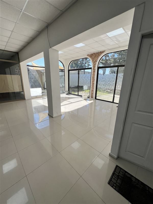 Local comercial en arriendo en Los Ángeles — foto 4