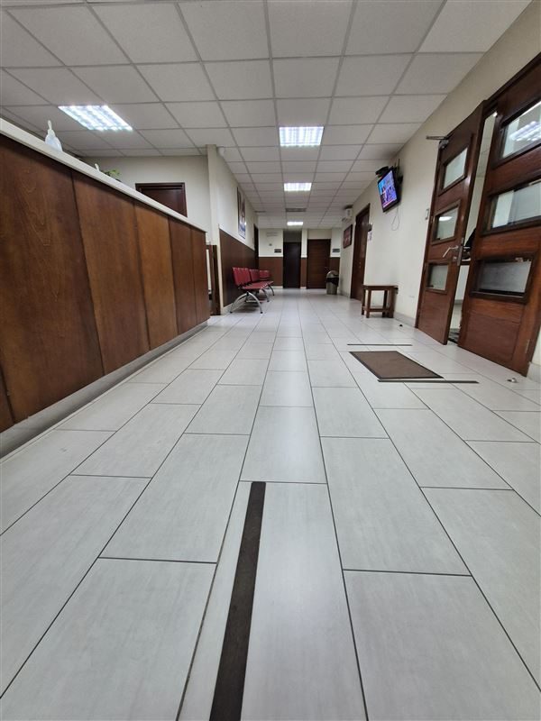 Oficina en venta en Los Ángeles — foto 1
