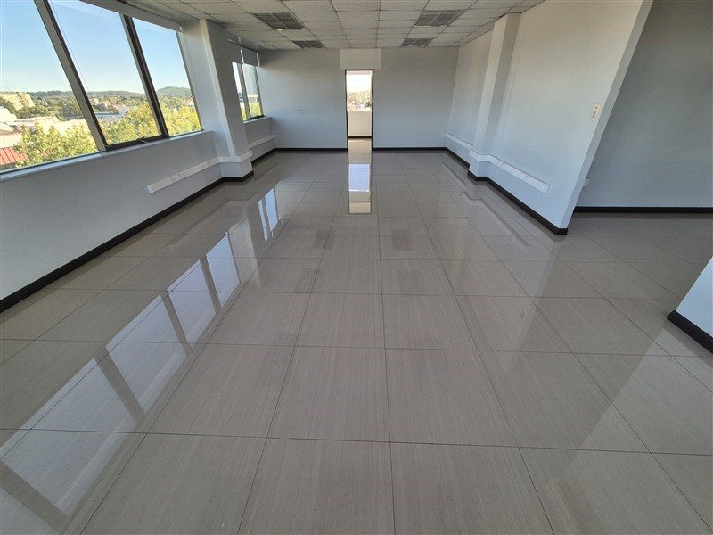 Oficina en arriendo en Los Ángeles — foto 1