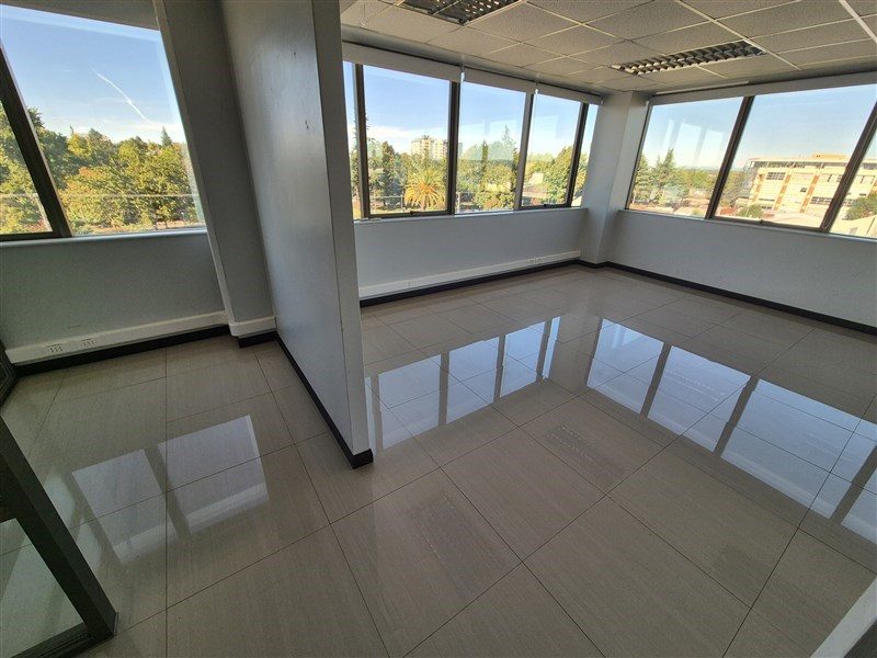 Oficina en arriendo en Los Ángeles — foto 3