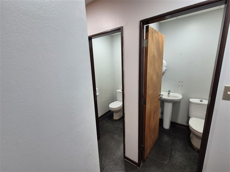 Oficina en arriendo en Los Ángeles — foto 5