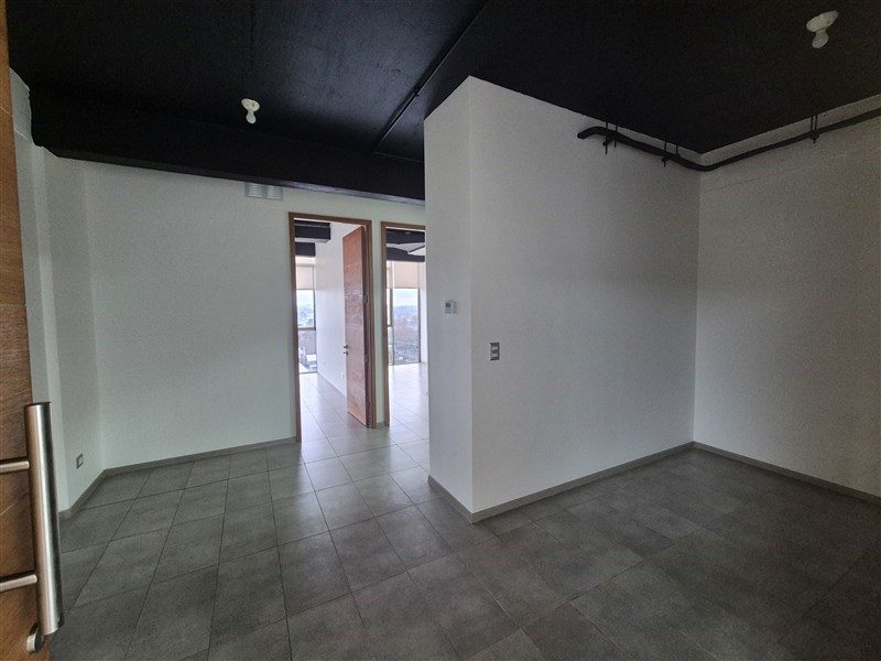 Oficina en arriendo en Los Ángeles — foto 1