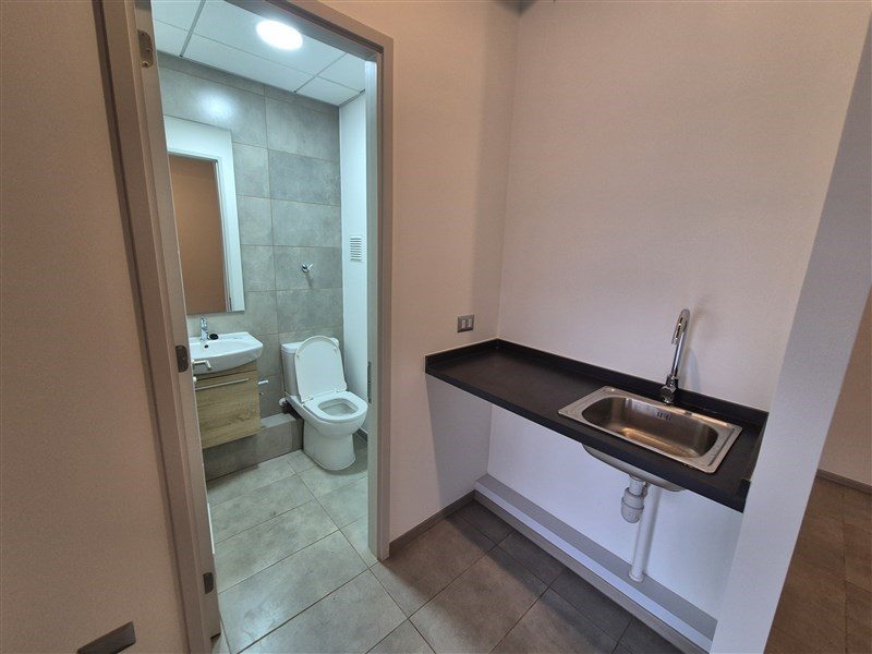 Oficina en arriendo en Los Ángeles — foto 9