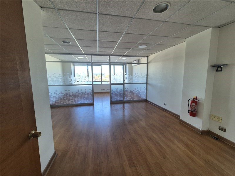 Oficina en arriendo en Los Ángeles — foto 1