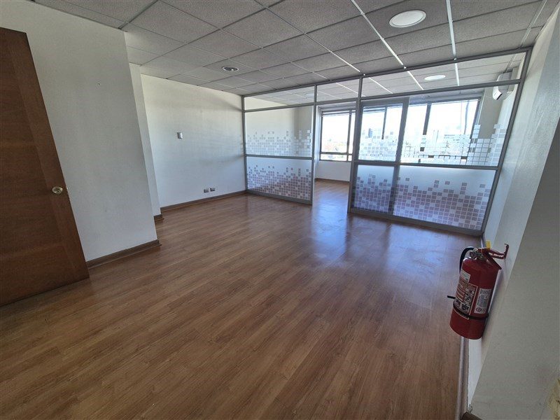 Oficina en arriendo en Los Ángeles — foto 2