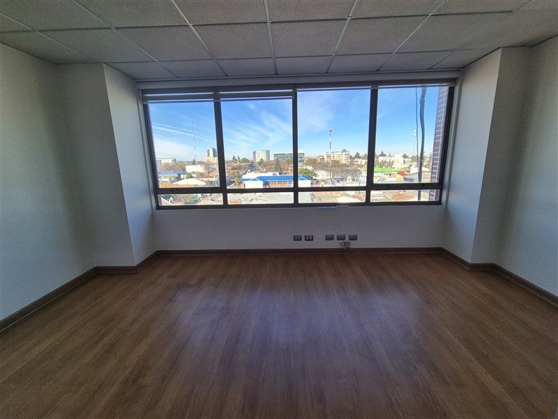Oficina en arriendo en Los Ángeles — foto 3