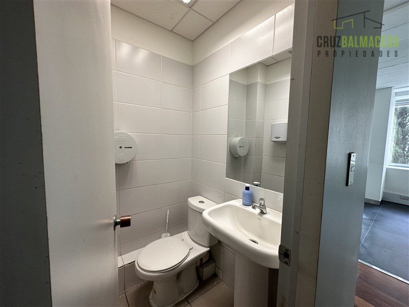 Oficina en arriendo en Las Condes — foto 10