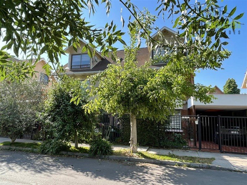 Casa en venta en Huechuraba — foto 1