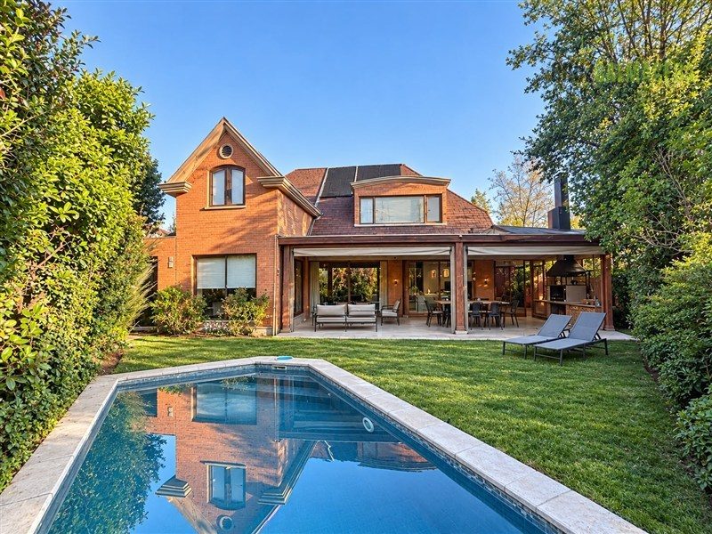 Casa en venta en Lo Barnechea — foto 1