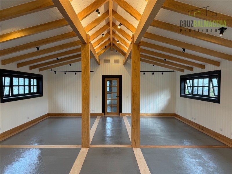 Oficina en arriendo en Puerto Varas — foto 1