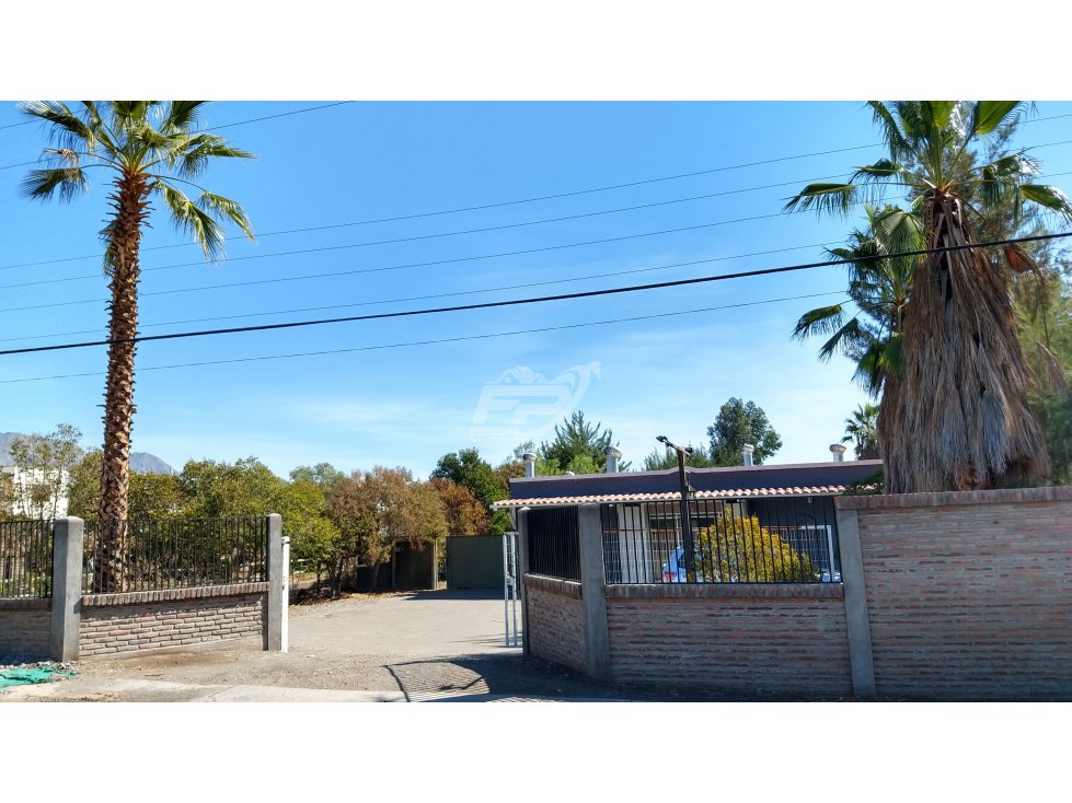 Local comercial en arriendo en Calle Larga — foto 2