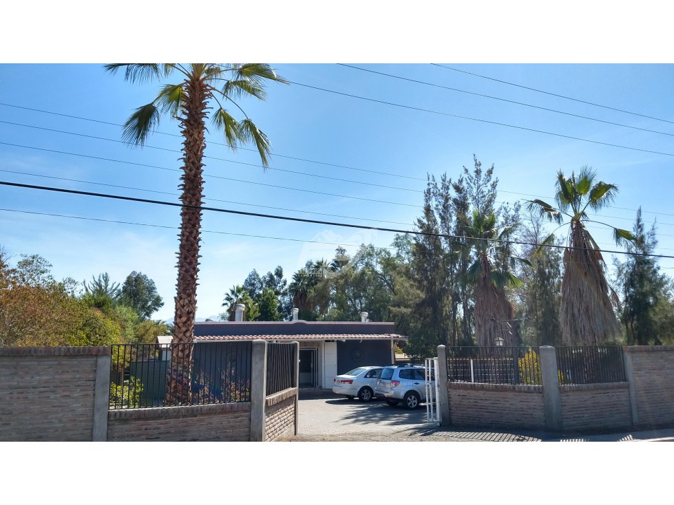 Local comercial en arriendo en Calle Larga — foto 3