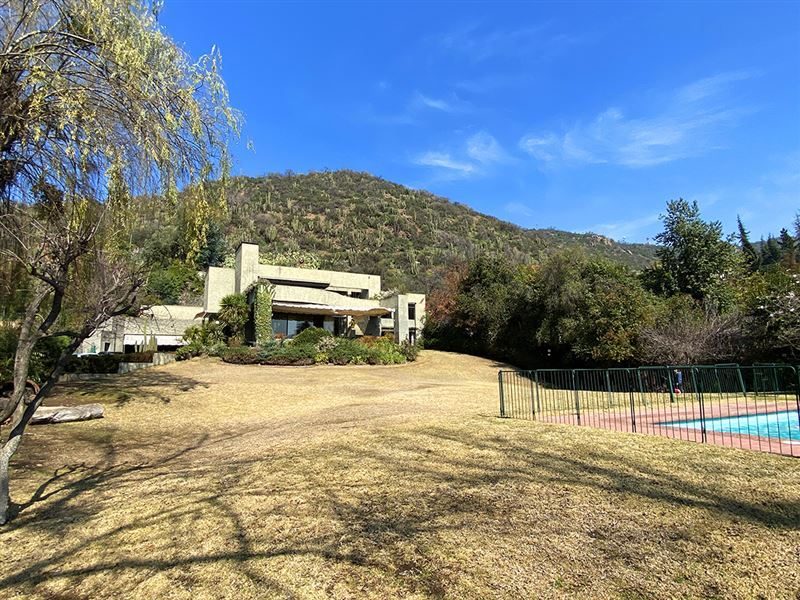 Casa en venta en Lo Barnechea — foto 1