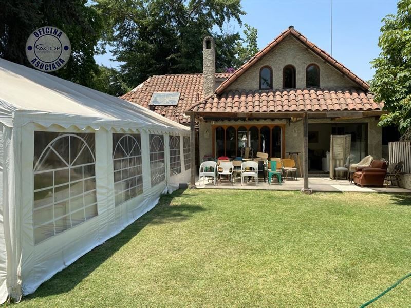 Local comercial en arriendo en Lo Barnechea — foto 1