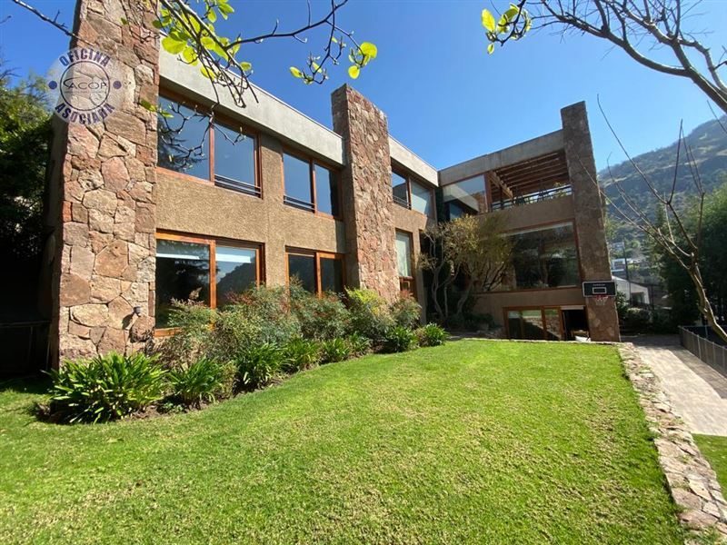 Casa en venta en Lo Barnechea — foto 1