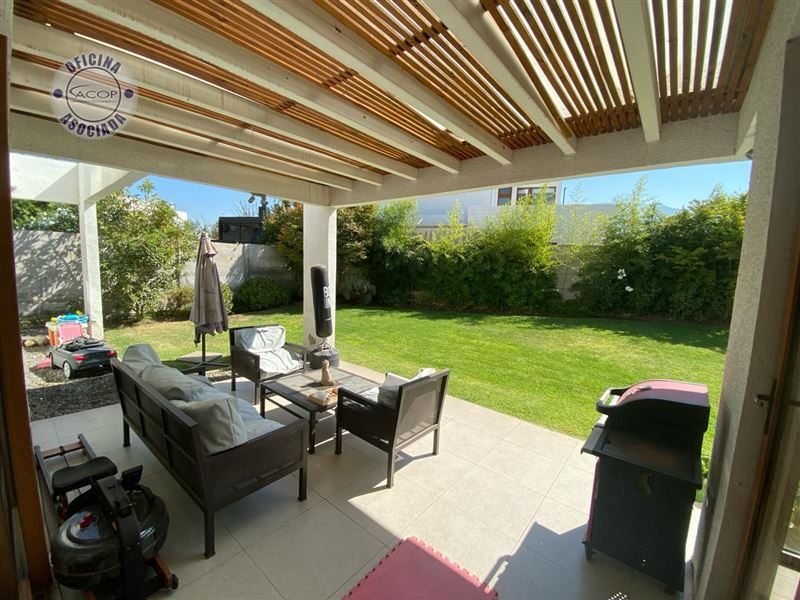 Casa en arriendo en Lo Barnechea — foto 1